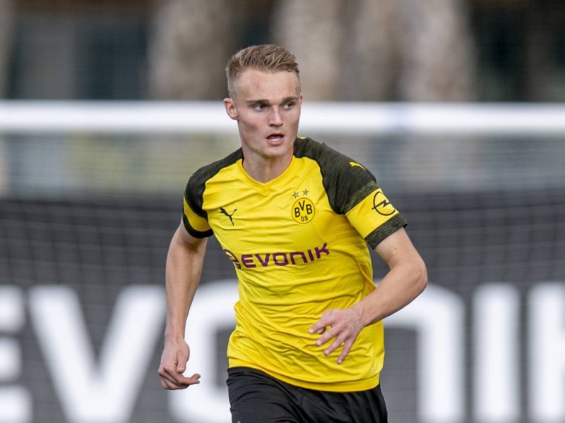 bvb-dortmund-amos-pieper