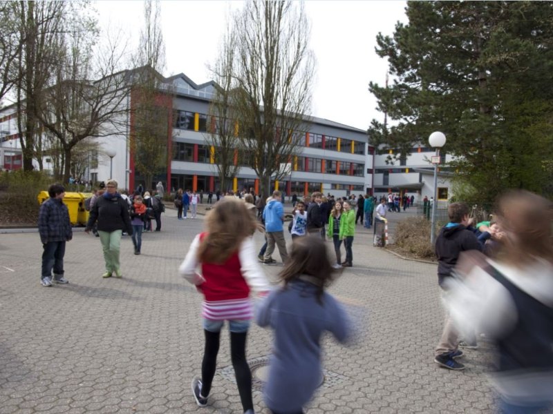 grundschule-witten-ekelszenen-spielende-kinder.JPG