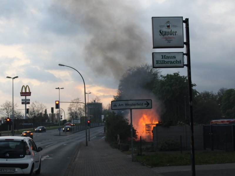 herne-schuppen-feuer.JPG