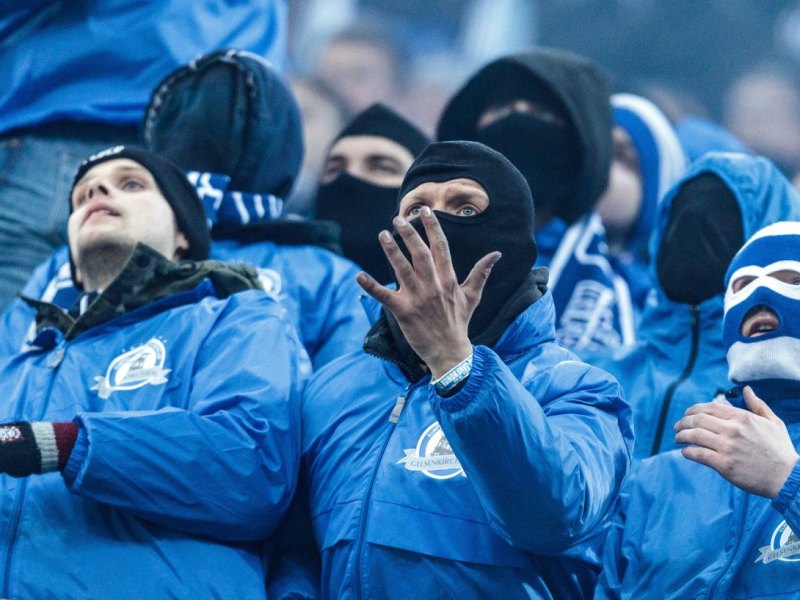 schalke-fans.jpg