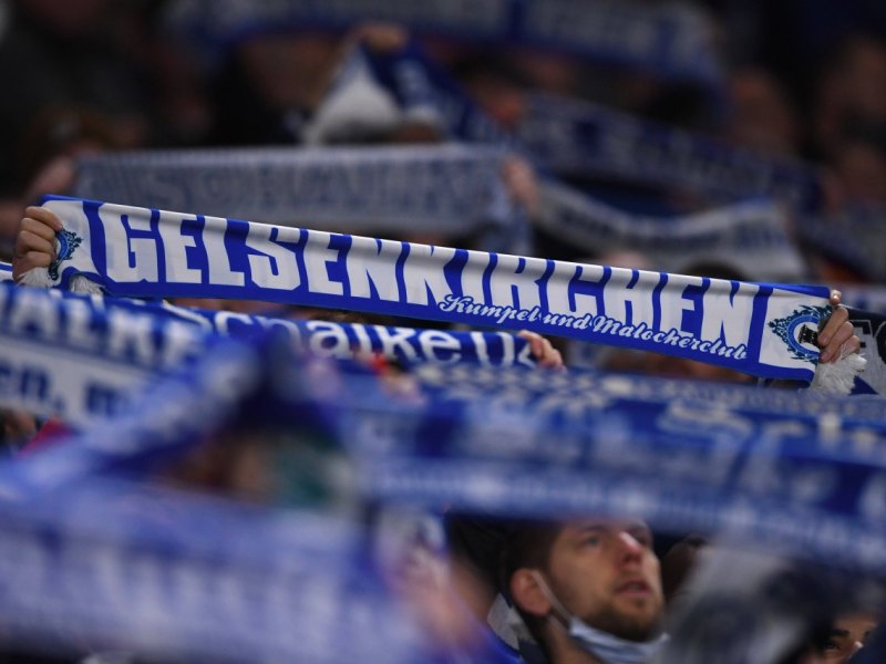 schalke-fans.jpg