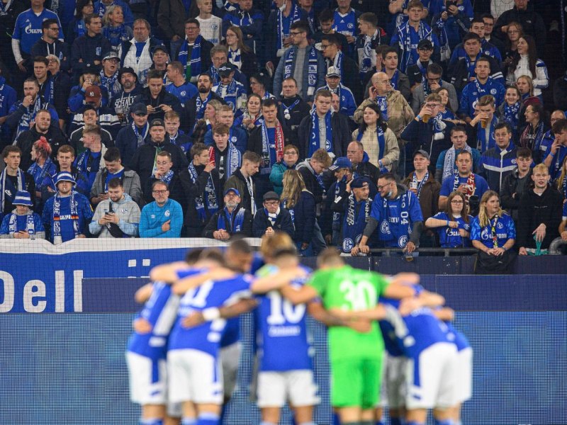 schalke-fans.jpg