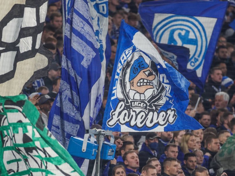 schalke-ultras.jpg