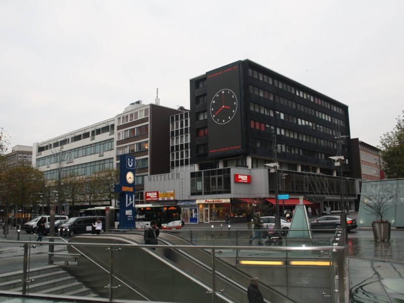 uhr in bochum.png.JPG
