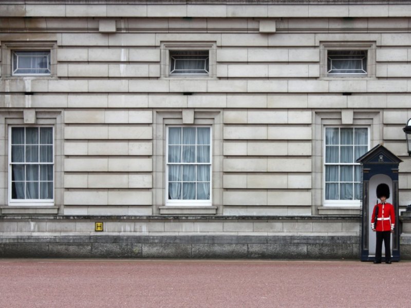 wache Buckingham Palast.jpg