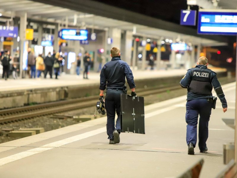 essen-hbf-polizeieinsatz-fahndung.jpg