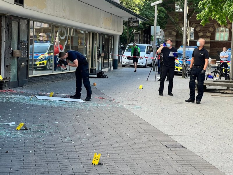 oberhausen-explosion-die-linke-linke-zentrum-fußgängerzone.jpg