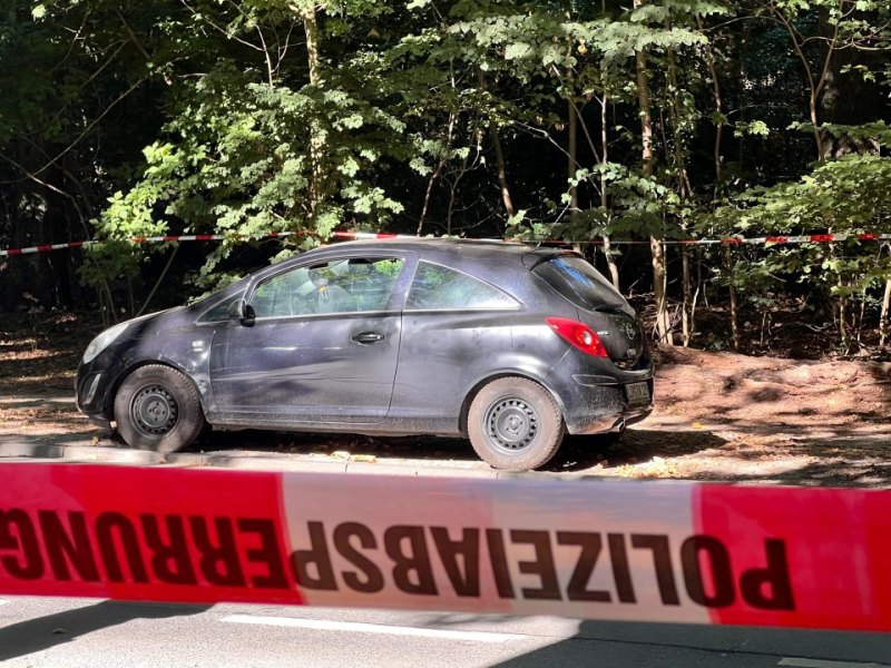 20220825_Leichenfund_im_PKW_Oberhausen_ANC-NEWS-06.JPG