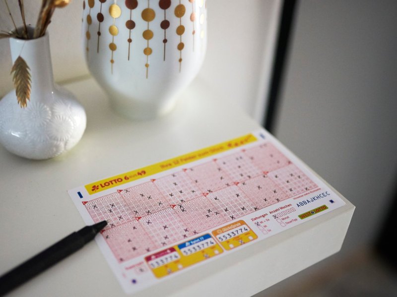 220804 LOTTO 6aus49 - Ohne Superzahl zum Millionär (c) Schlag und Roy.jpg