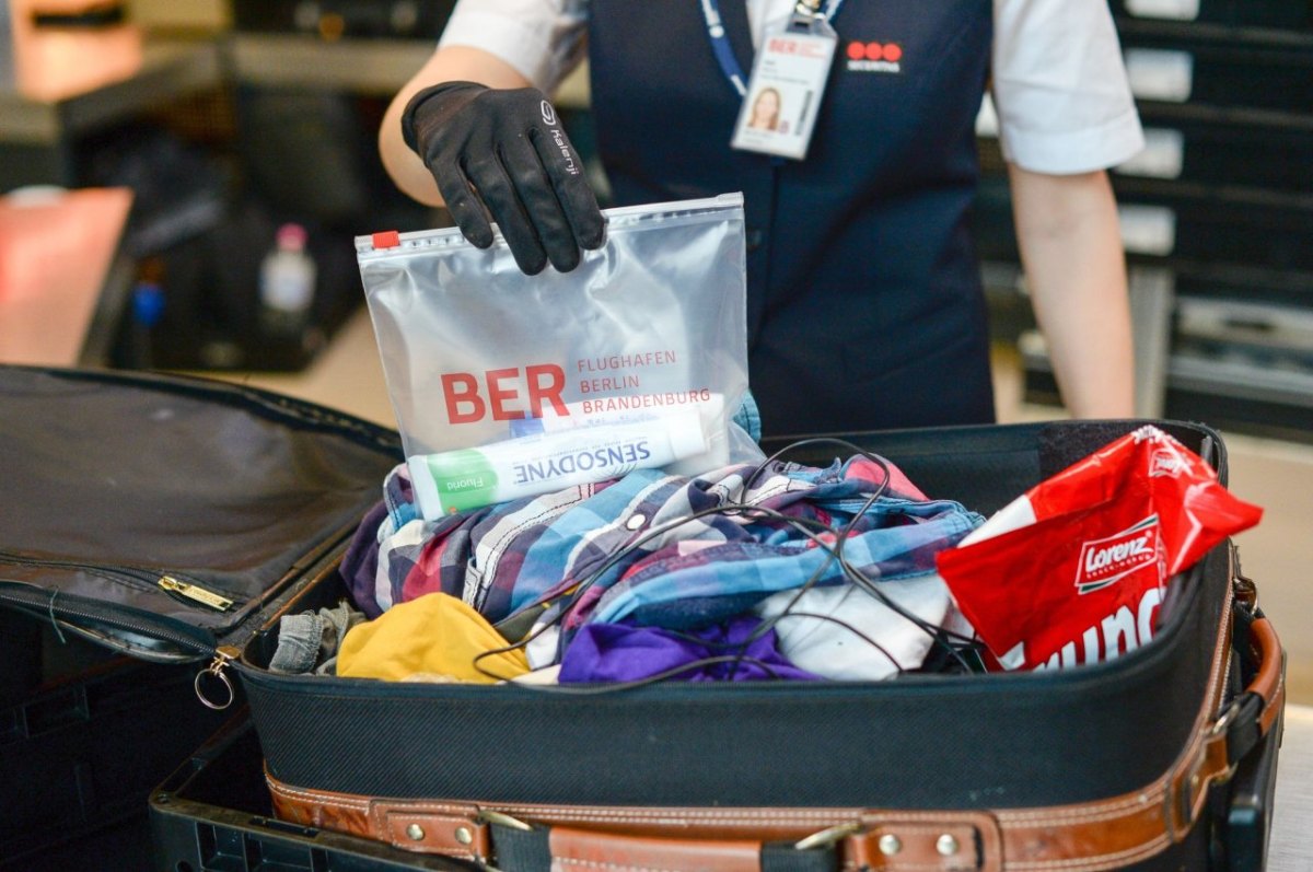 Gepäckkontrollen am Flughafen Tegel