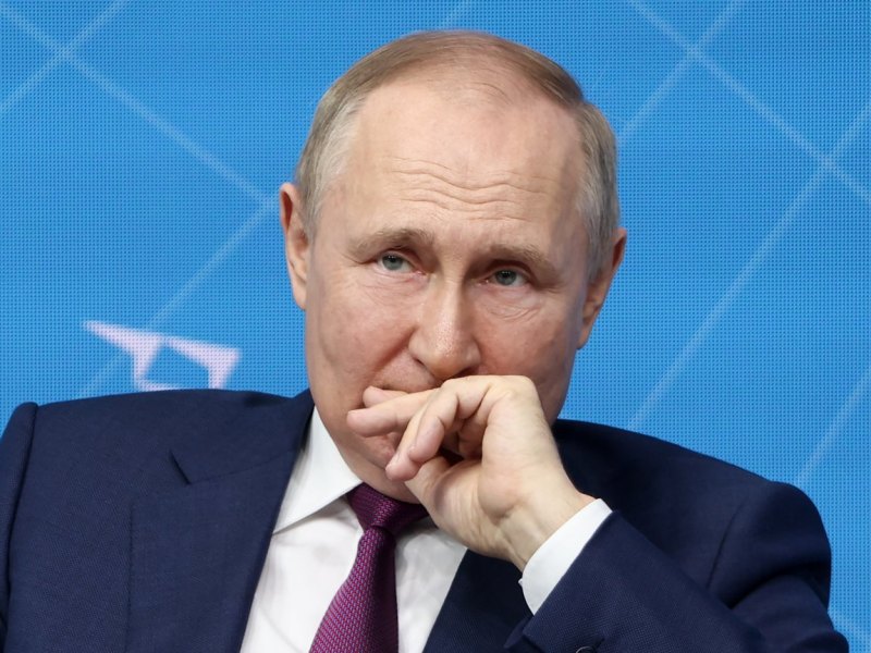 Putin Fernsehen Staat Umfrage