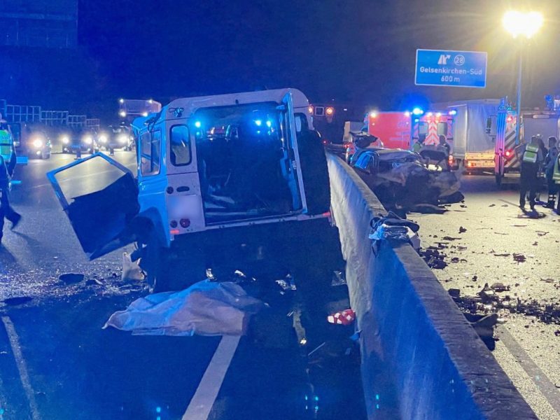 Geisterfahrerin auf A40 bei Bochum reißt Familienvater mit in den Tod