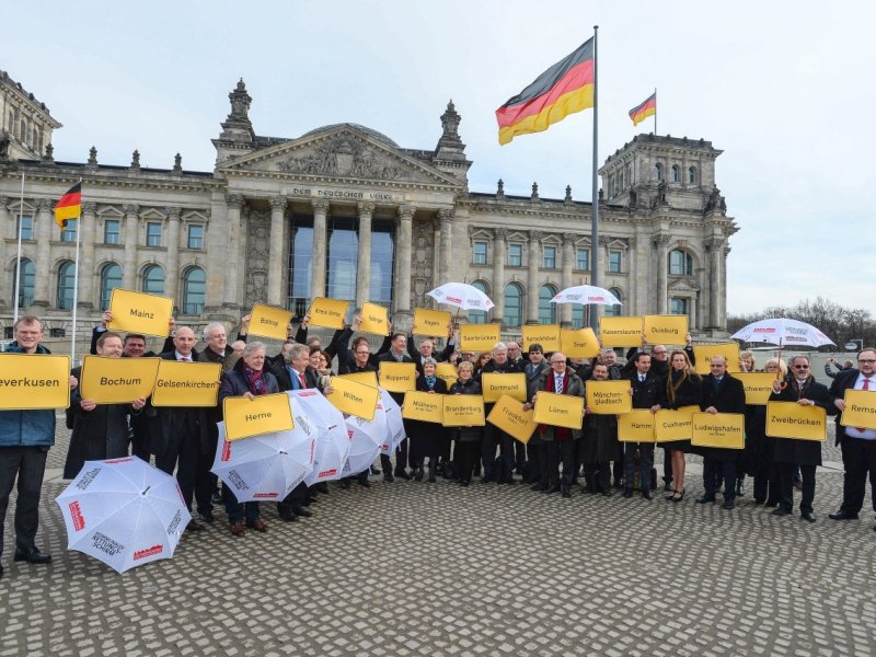 Aktionsbündnis _Für die Würde unserer.jpg