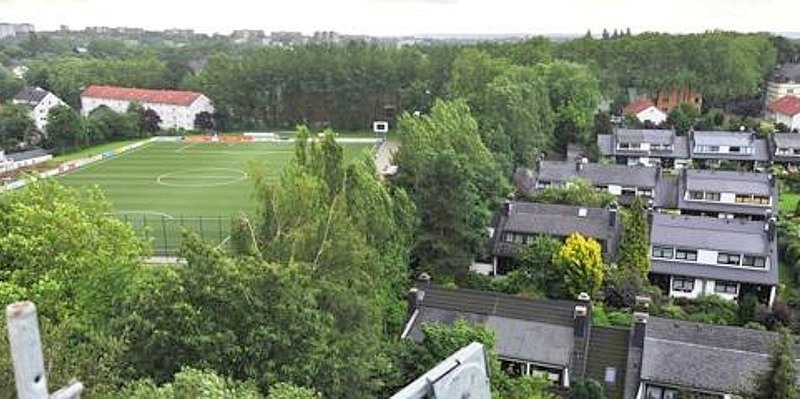 Anwohner beklagen Lärm durch Fußballplatz--656x240.jpg