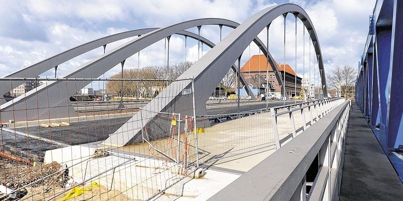 Bauarbeiten an der neuen Brücke-kAwF--656x240@DERWESTEN.jpg