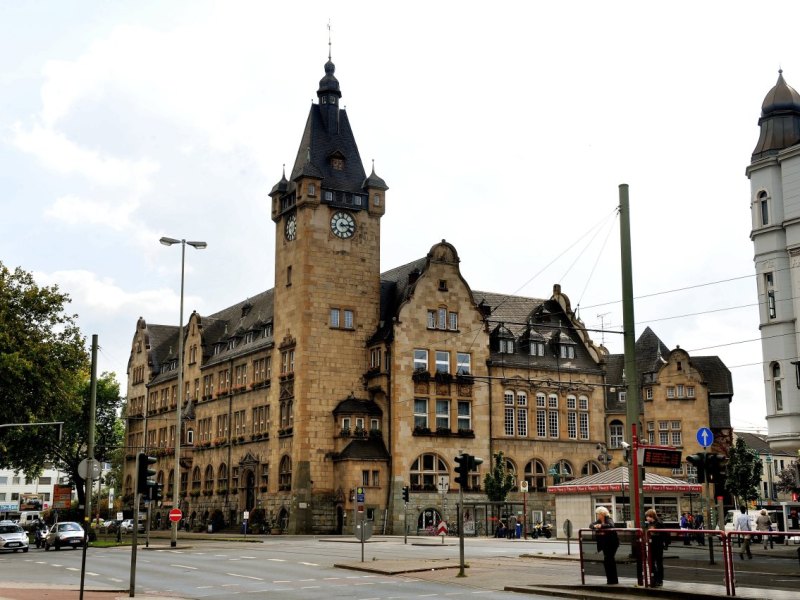 Das Rathaus in Duisburg -.jpg