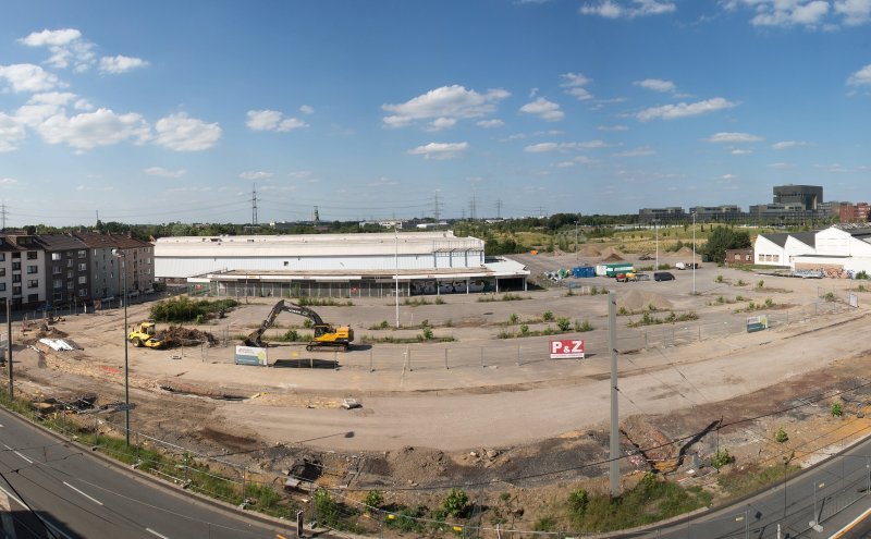 Der ehemaliger Real-Markt an der Altendorfer Straße.jpg