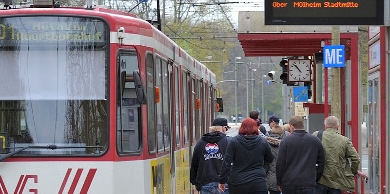 Duisburg Haltestelle Zoo.jpg