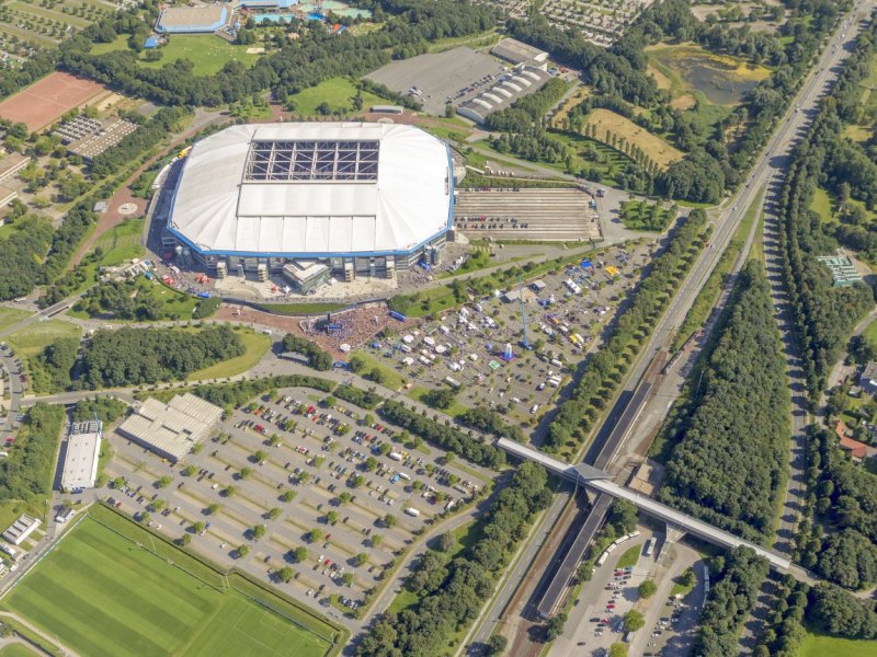 Gelsenkirchen, Luftbild, Veltins-Arena.jpg