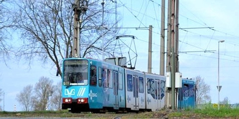 Haltestelle Albertstr DVG Straßenbahn.jpg