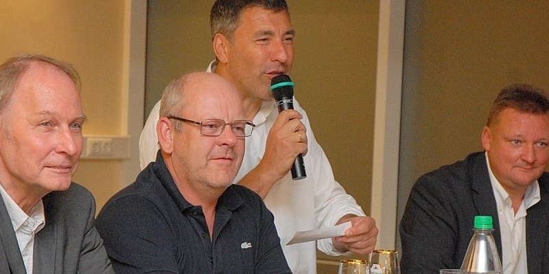 JHV IEC Roosters mit Vorstandwahlen--656x240.jpg