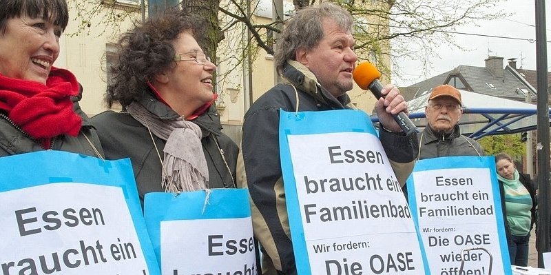 Oase Schwimmbad Protest Essen.jpg
