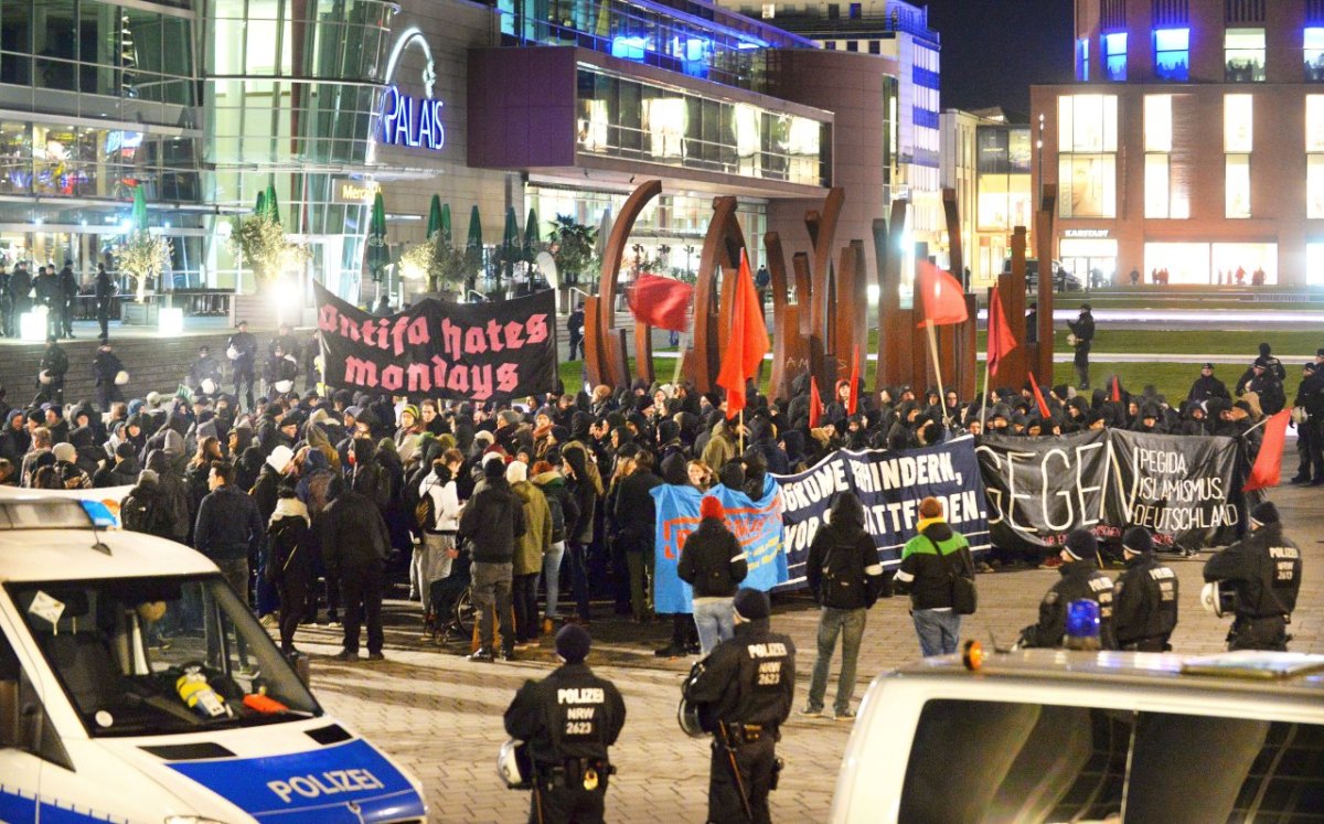 Pegida Gegendemo Duisburg.jpg