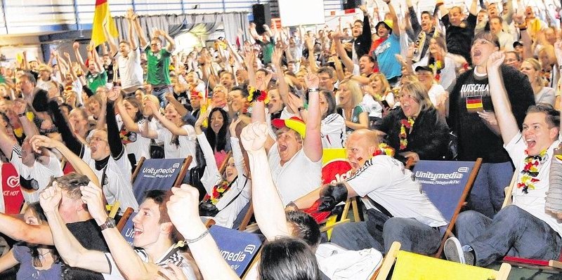 Public Viewing Mülheim.jpg