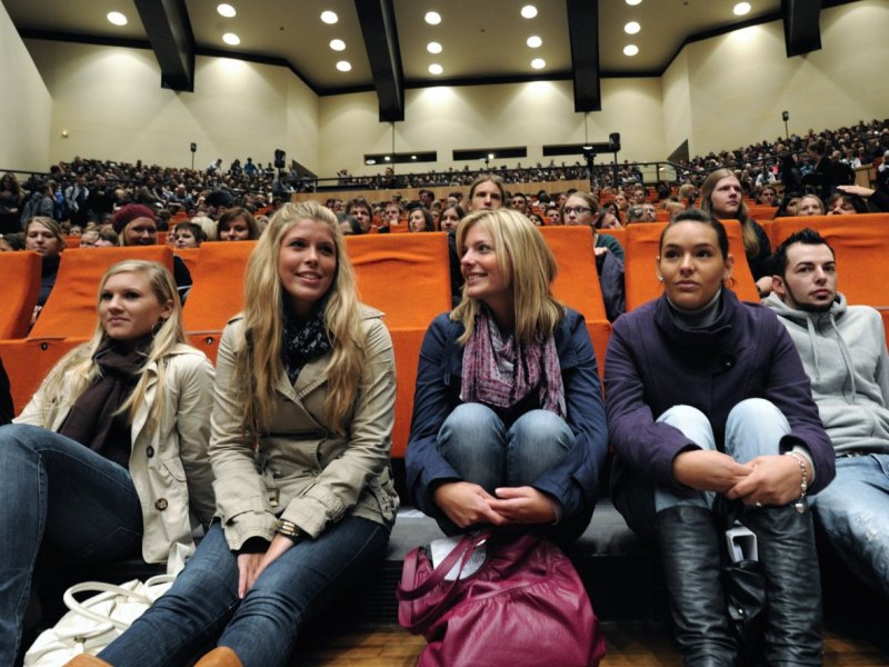 Ruhr Universität Bochum Uni Duisburg-Essen.jpg