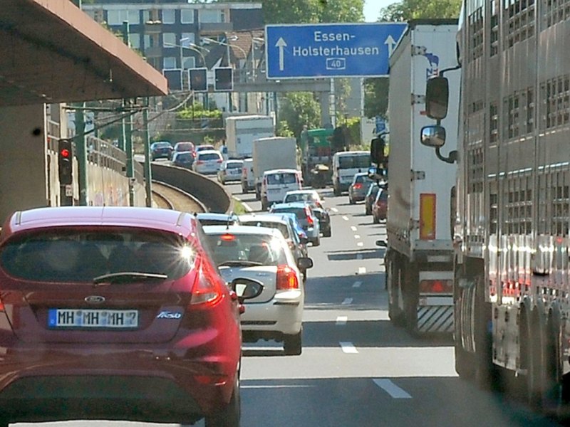 Stau Essen A40.jpg