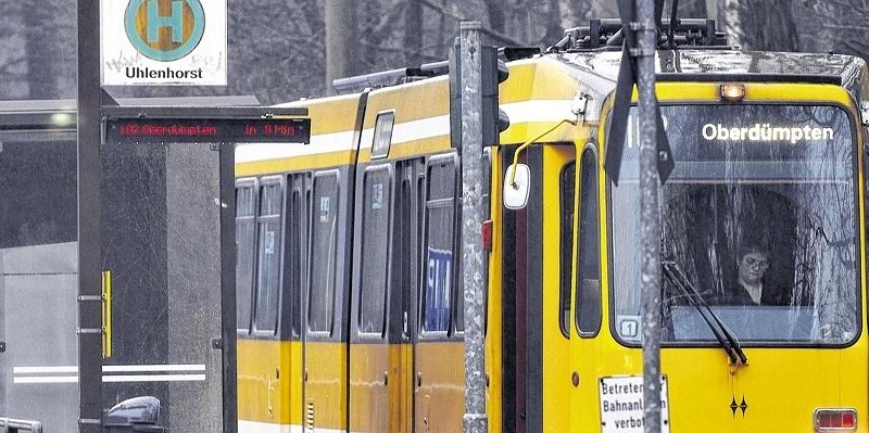 Zwei Haltestellen der Strassenbahnlinie 102--656x240.jpg