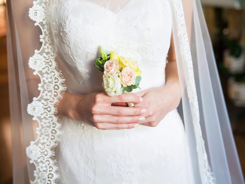 Braut verliert bei Hochzeit die Fassung.