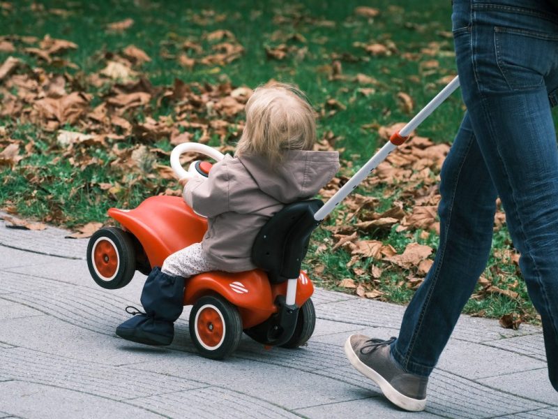 Wann kommt das Kindergeld im Oktober 2022? (Symbolbild)