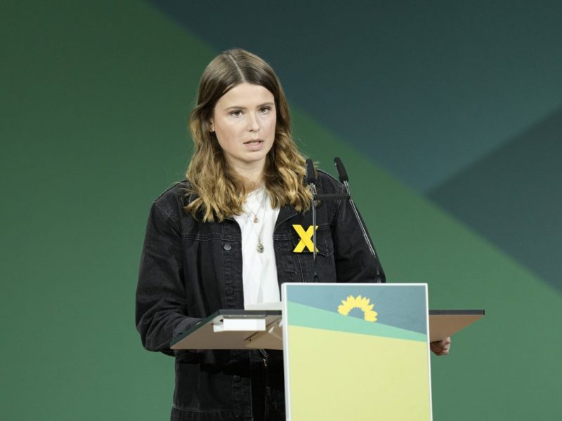 Klimaaktivistin Luisa Neubauer auf de Parteitag der Grünen