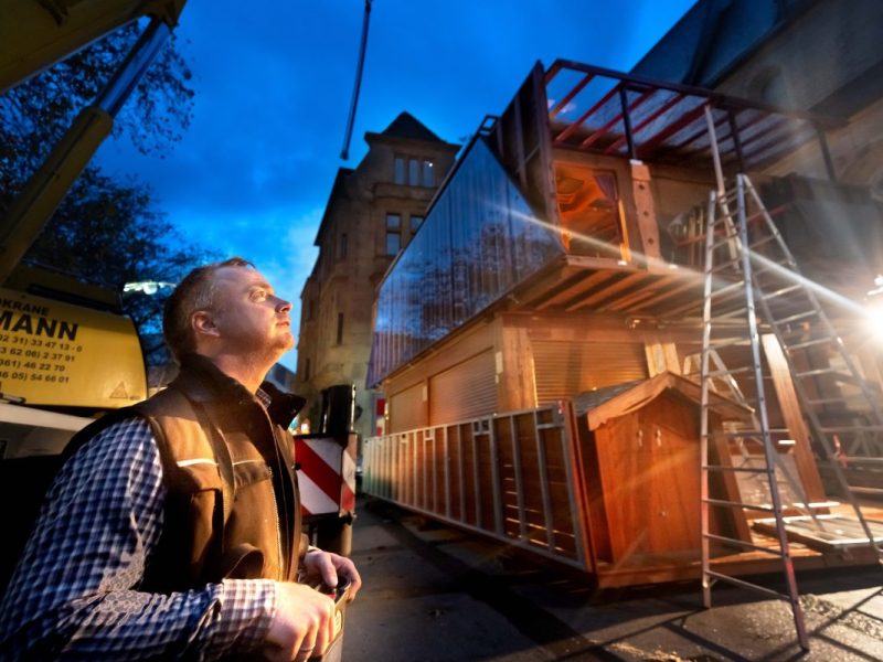 Weihnachtsmarkt Dortmund Rudi Isken von Rudis Hütte Glühwein