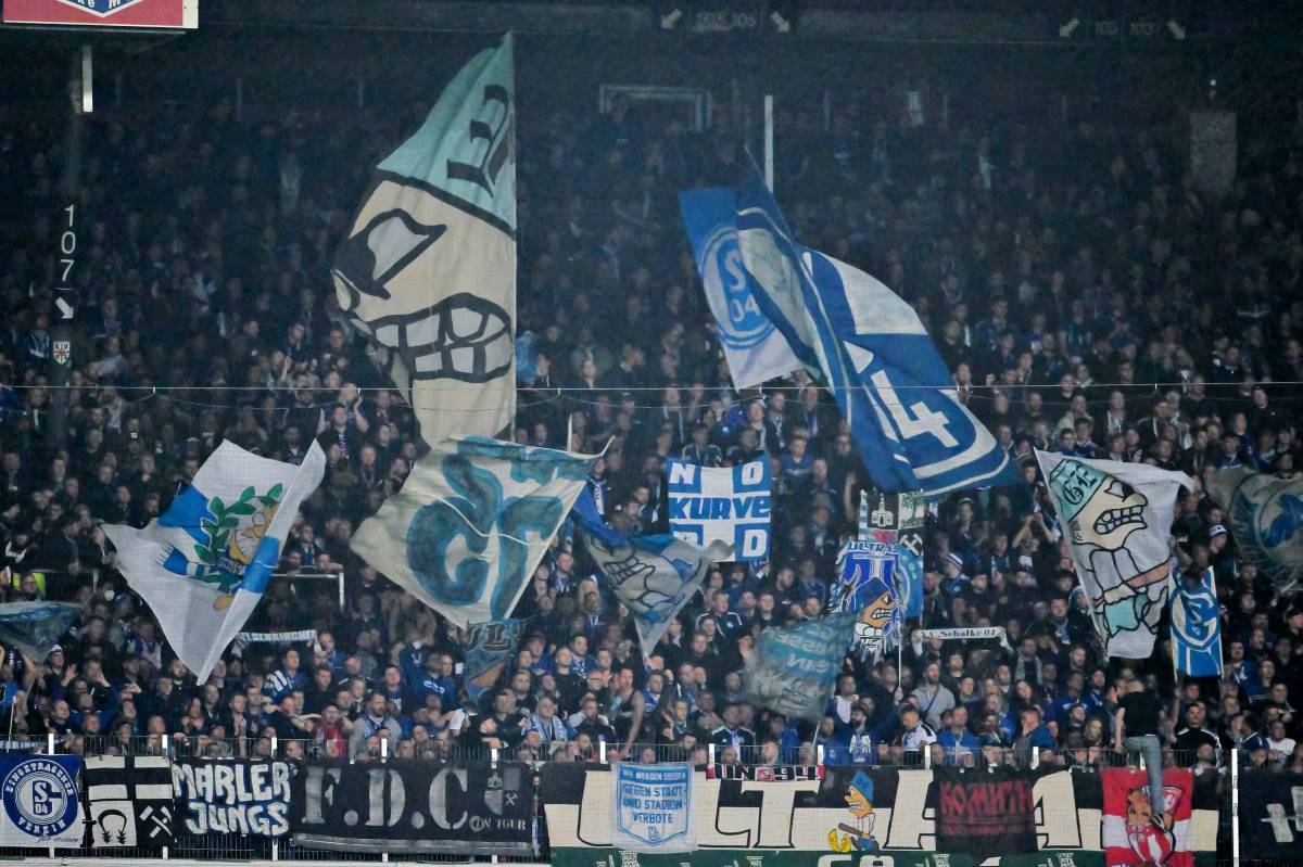 Schalke-Fans beim Auswärtsspiel in Bremen.