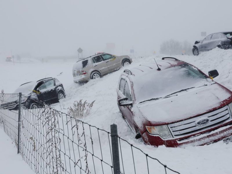 Wetter sorgt in den USA mit heftigen Schneefällen für Verkehrsunfälle und Tote