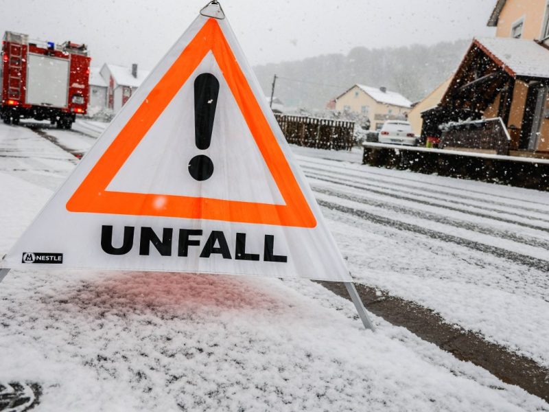 Wetter in NRW: Unfälle durch Glatteis.