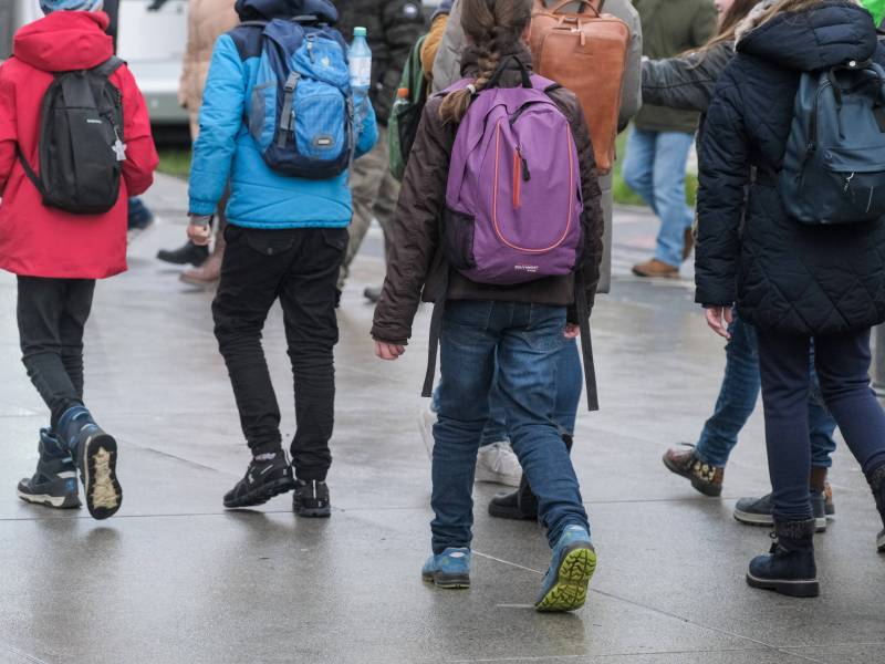 Hartz 4: Zum JAhreswechsel kommt das neue Bürgergeld. Der Kinderschutzbund warnt trotz höherer Regelsätze vor einer Verschärfung der Kinderarmut!