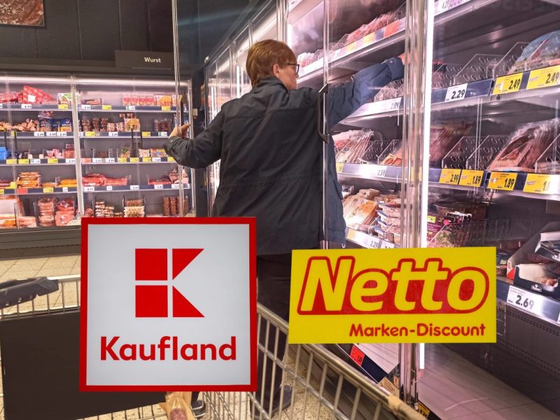 Kaufland, Netto und Co. Supermarkt einkaufswagen Fleischabteilung Kühlregal Frau greift rein
