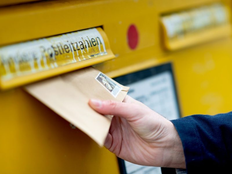 Deutsche Post in Duisburg Briefkasten