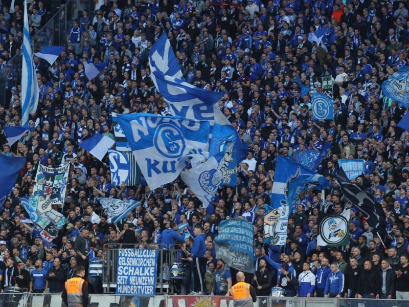 FC Schalke 04: Die Fans sorgen für eine Strafe.