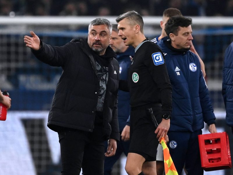 FC Schalke 04: Thomas Reis war außer sich.