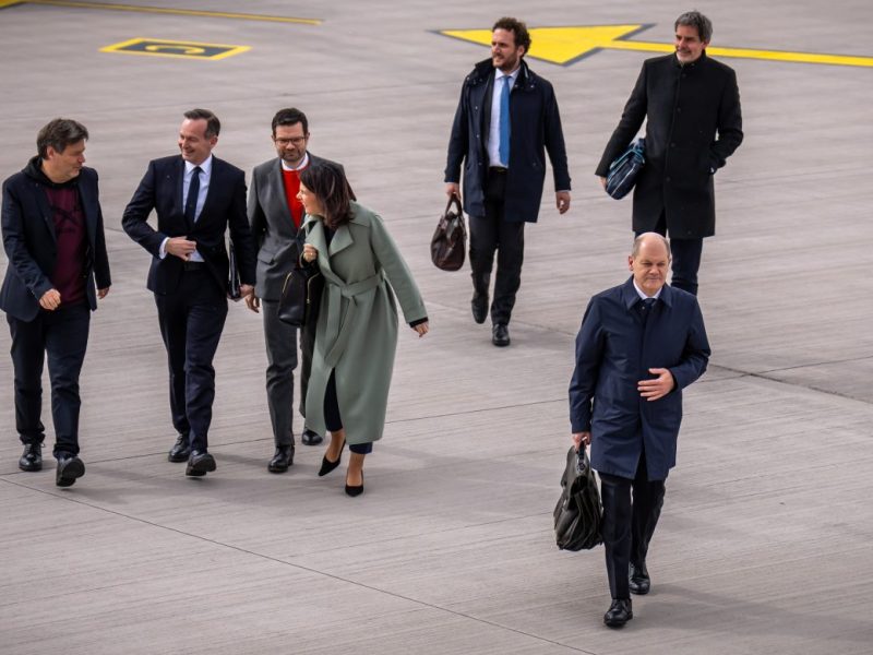 Die Opposition übt scharfe Kritik an den stundenlangen Gesprächen der Ampel im Koalitionsausschuss. Vor allem Martin Schirdewan findet klare Worte.
