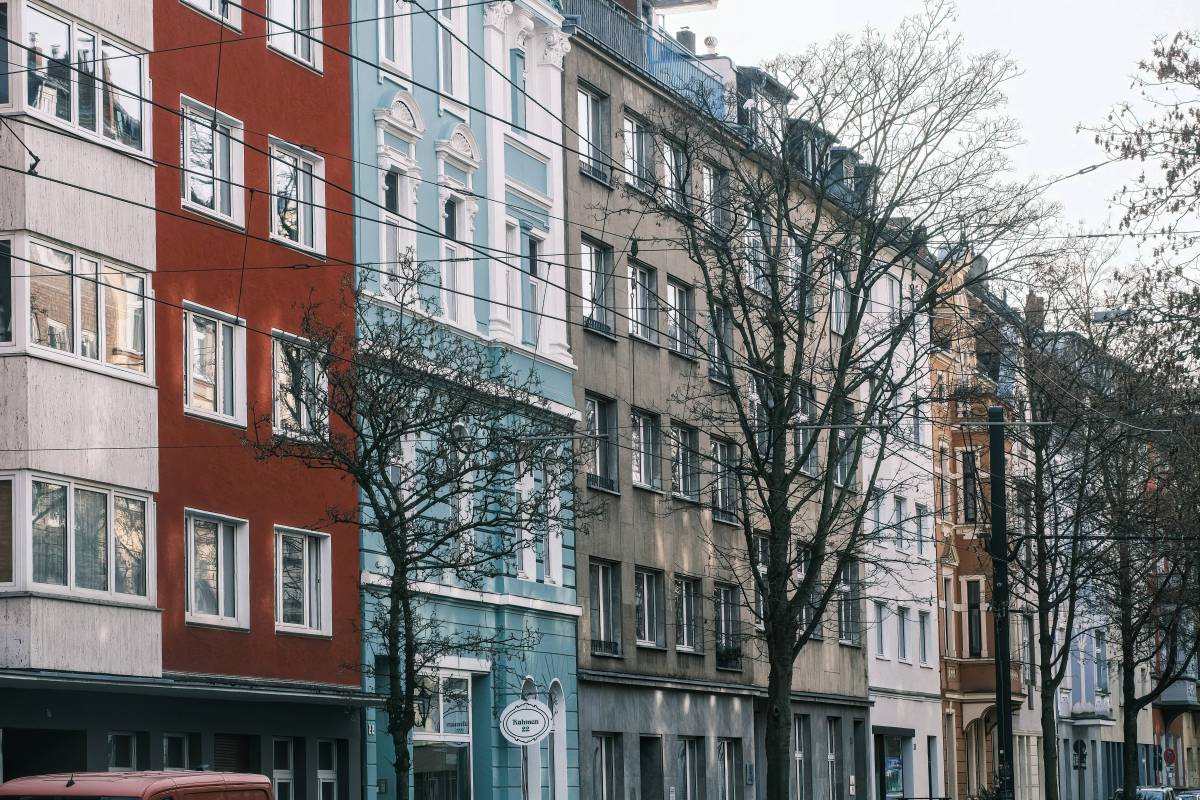 Der Sozialverband Deutschland kritisiert den Sozialminister von NRW unterschiedliche Regelungen bei Wohnkosten für Bürgergeld-Bezieher zu haben.