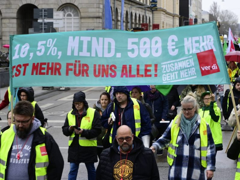 Mega-Streik Transparent