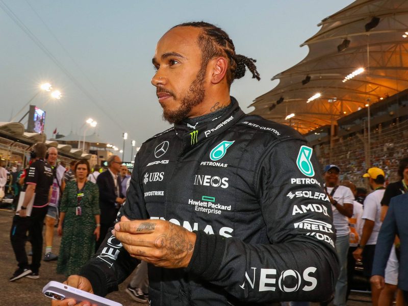 Formel 1: Lewis Hamilton meckert drauf los.