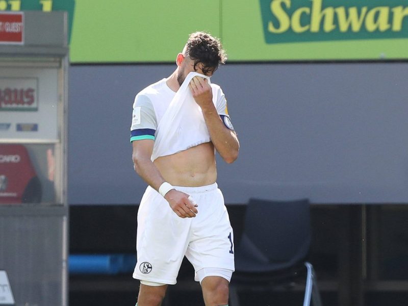 Obwohl er mit dem FC Schalke 04 abstieg, mögen ihn die Fans noch immer.