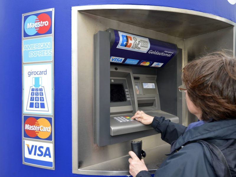 Sparkasse: Dieses Symbol könnte deine Bankkarte demnächst ungültig machen.