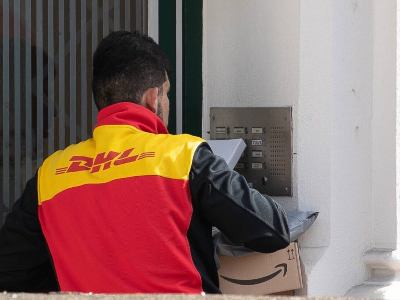DHL